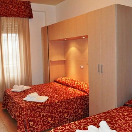 Hotel Mimosa Белариа-Игеа Марина Стая снимка
