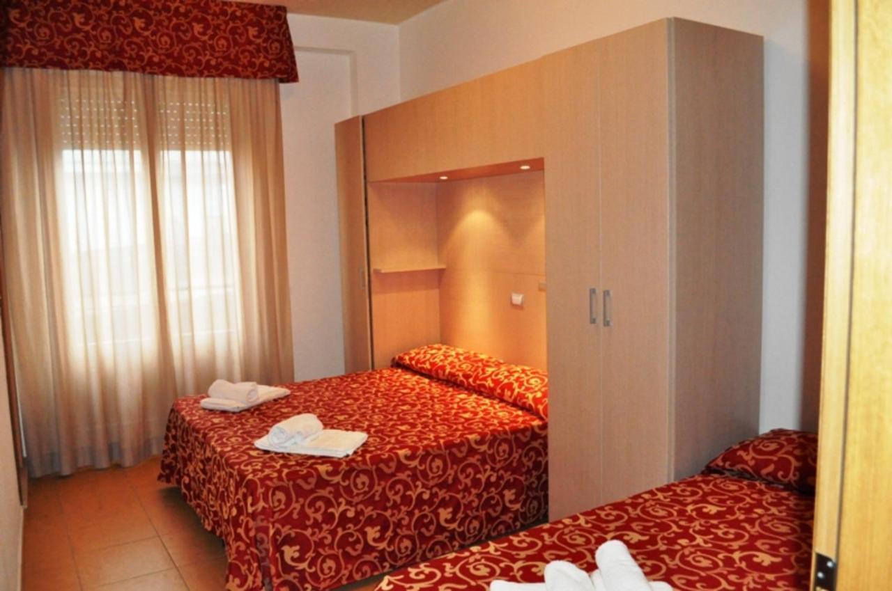 Hotel Mimosa Белариа-Игеа Марина Стая снимка