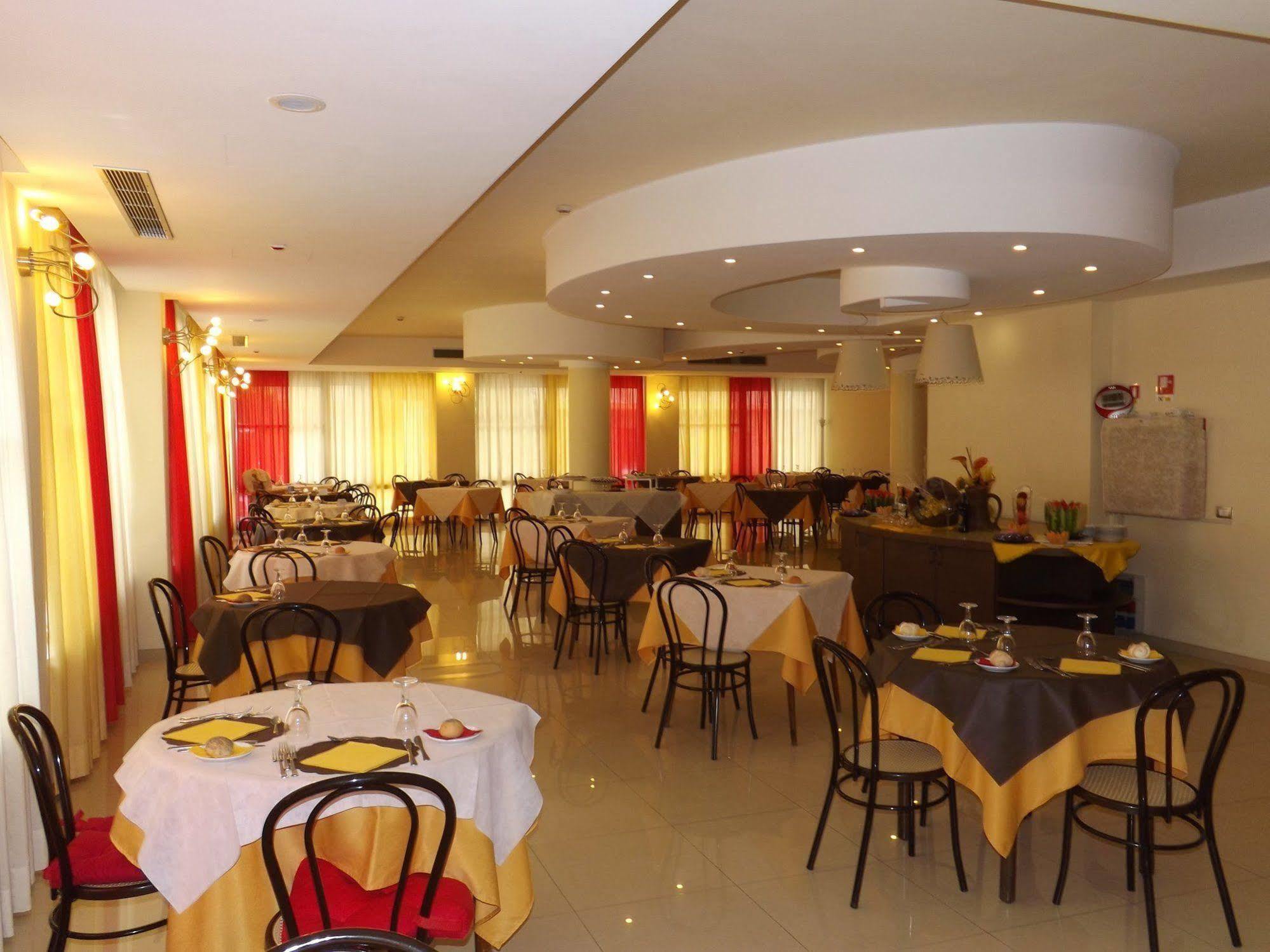 Hotel Mimosa Белариа-Игеа Марина Екстериор снимка