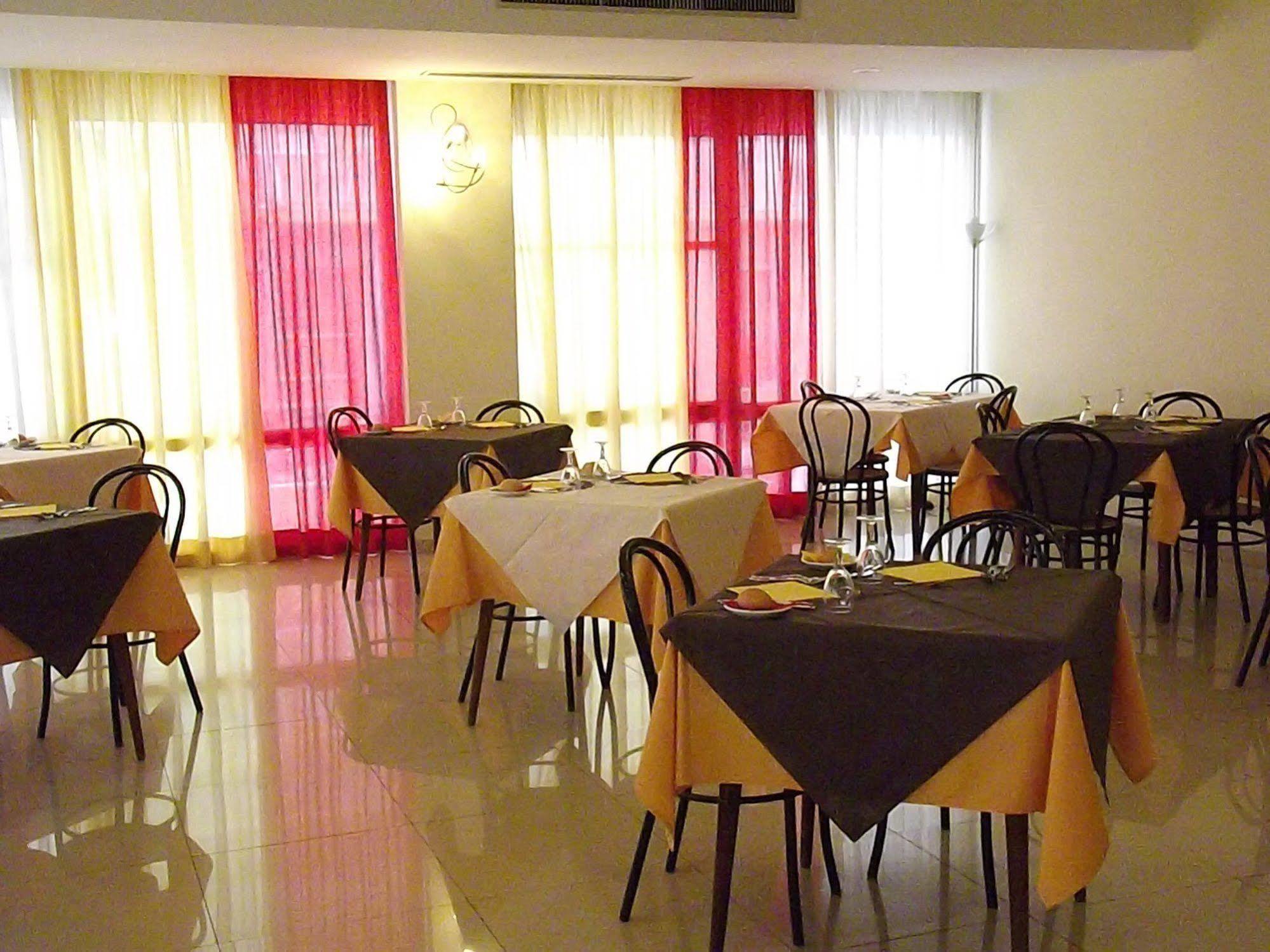 Hotel Mimosa Белариа-Игеа Марина Екстериор снимка