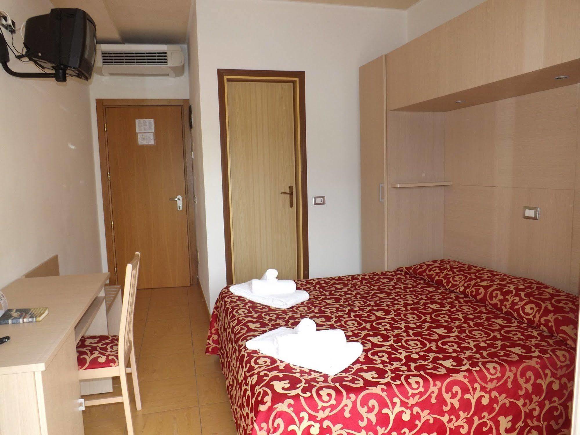 Hotel Mimosa Белариа-Игеа Марина Екстериор снимка
