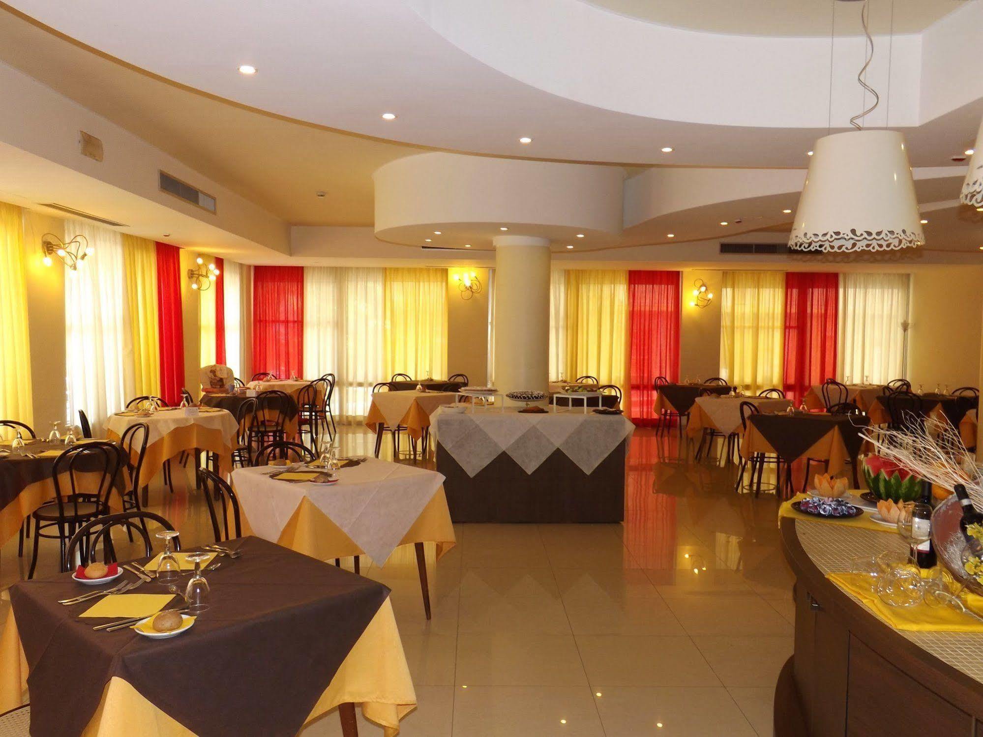 Hotel Mimosa Белариа-Игеа Марина Екстериор снимка