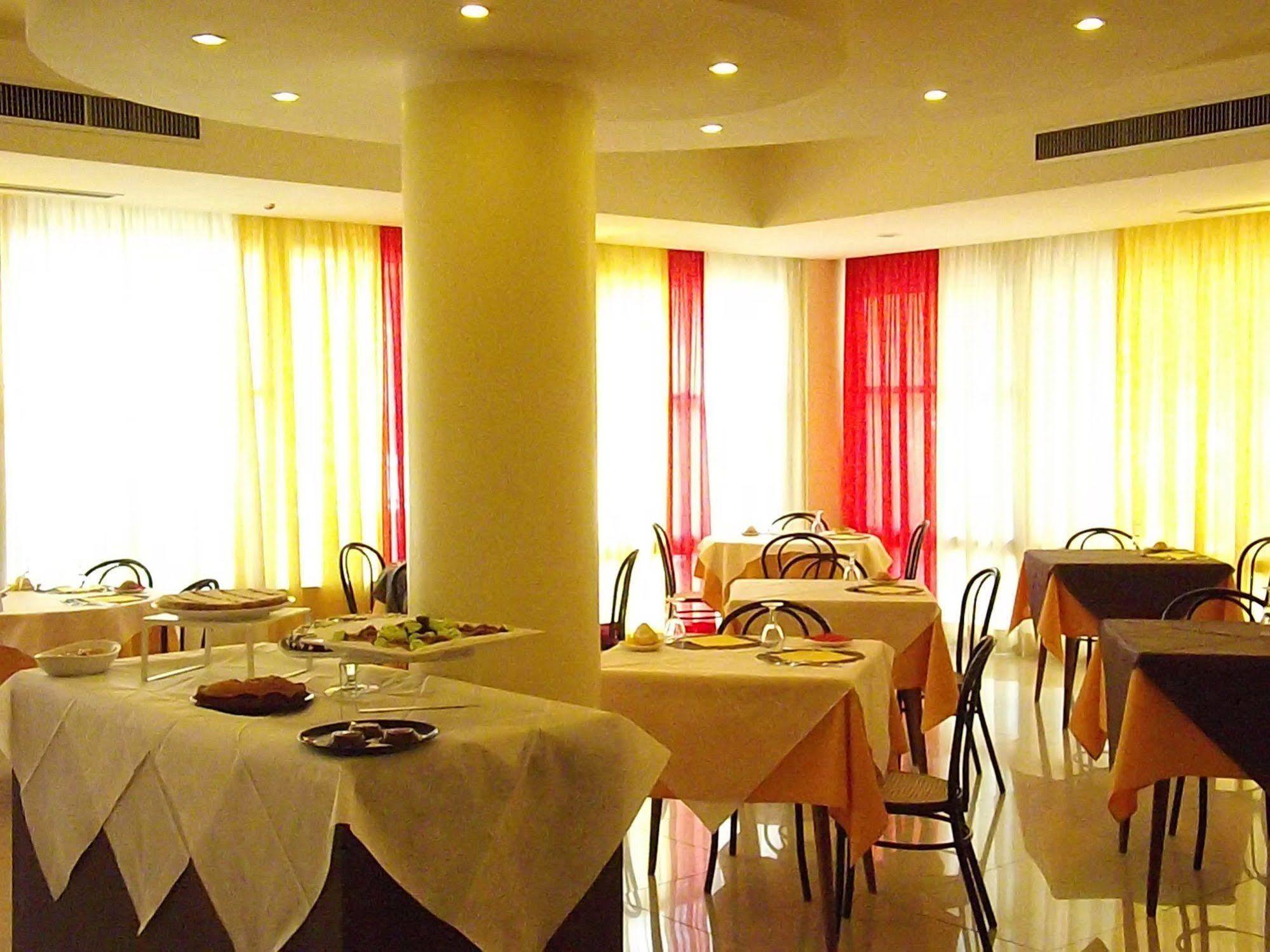 Hotel Mimosa Белариа-Игеа Марина Екстериор снимка