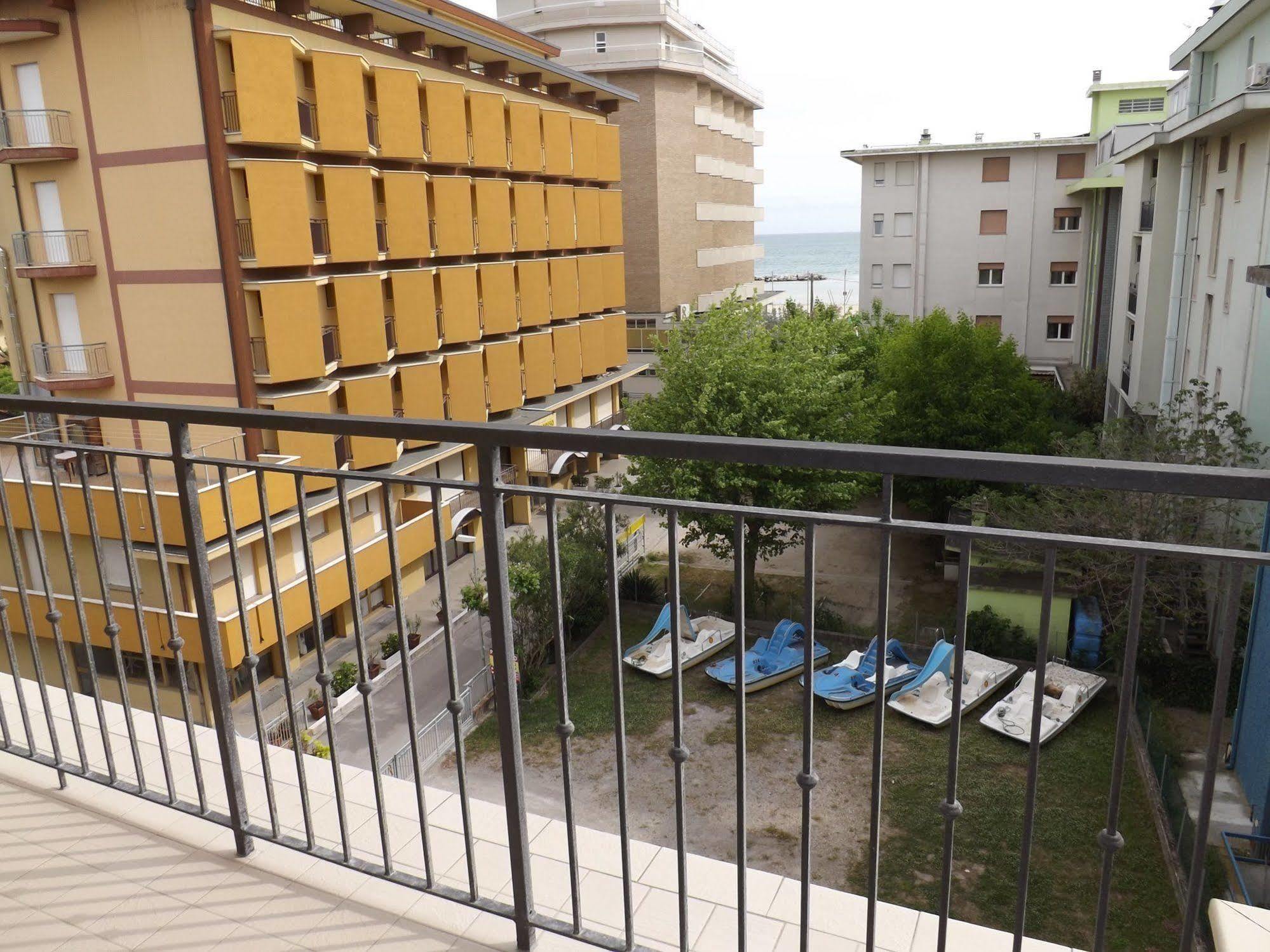 Hotel Mimosa Белариа-Игеа Марина Екстериор снимка